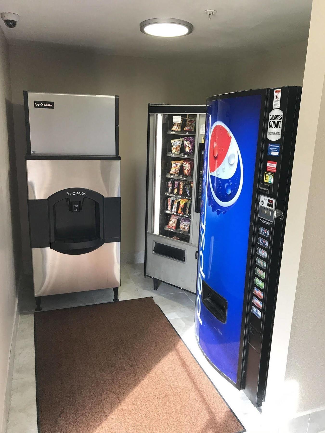 Super 8 By Wyndham הרננדו מראה חיצוני תמונה